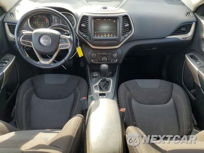 Zdjęcie 8 z 13 samochodu: 2017 JEEP CHEROKEE LATITUDE VIN:1C4PJMCS3HW656749 - miniatura