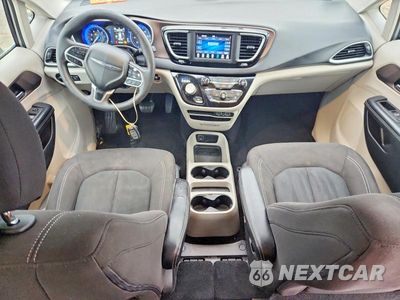 Zdjęcie 8 z 14 samochodu: 2021 CHRYSLER VOYAGER LX VIN:2C4RC1CG6MR579567 - miniatura