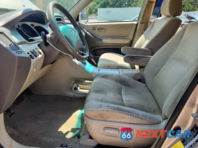 Zdjęcie 7 z 13 samochodu: 2005 TOYOTA HIGHLANDER BASE VIN:JTEEP21A050106990 - miniatura