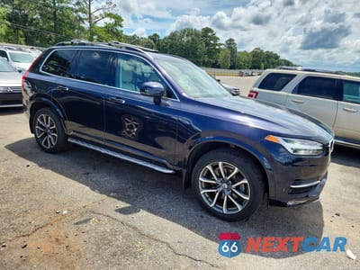 Czwarte zdjęcie samochodu z boku: 2016 VOLVO XC90 T6 VIN:YV4A22PK6G1093500 - miniatura