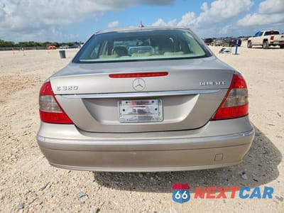 Zdjęcie 6 z 12 samochodu: 2007 MERCEDES-BENZ E 320 CDI VIN:WDBUF22X97B046686 - miniatura