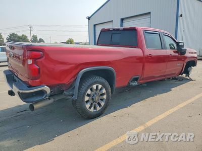 Trzecie zdjęcie samochodu z tyłu: 2022 CHEVROLET SILVERADO K3500 LT VIN:1GC4YTEY0NF349335 - miniatura