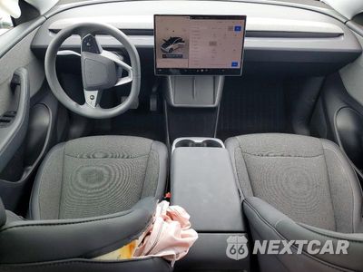 Zdjęcie 8 z 12 samochodu: 2026 TESLA MODEL Y VIN:7SAYGDEE2TA653123 - miniatura