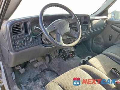 Zdjęcie 8 z 12 samochodu: 2003 CHEVROLET SILVERADO C2500 VIN:1GBGC24U13Z285228 - miniatura