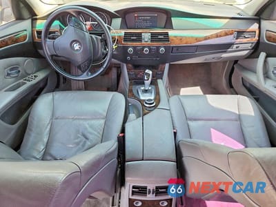 Zdjęcie 8 z 12 samochodu: 2008 BMW 528 I VIN:WBANU53568CT11857 - miniatura