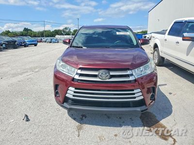 Piąte zdjęcie samochodu w środku: 2019 TOYOTA HIGHLANDER LE VIN:5TDBZRFHXKS963990 - miniatura