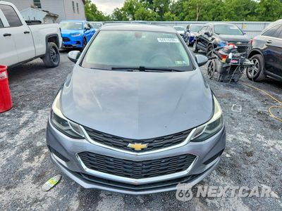 Piąte zdjęcie samochodu w środku: 2018 CHEVROLET CRUZE LT VIN:1G1BE5SM5J7131448 - miniatura
