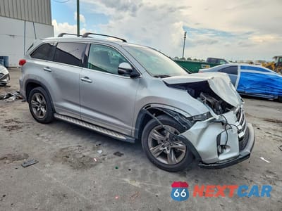 Czwarte zdjęcie samochodu z boku: 2018 TOYOTA HIGHLANDER LIMITED PLATINUM VIN:5TDYZRFH6JS237844 - miniatura