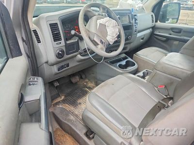 Zdjęcie 8 z 13 samochodu: 2021 NISSAN NV 2500 HD SV VIN:1N6BF0LY8MN807610 - miniatura