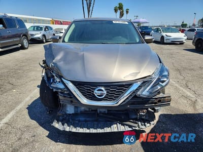 Piąte zdjęcie samochodu w środku: 2016 NISSAN SENTRA SL VIN:3N1AB7AP0GY339394 - miniatura