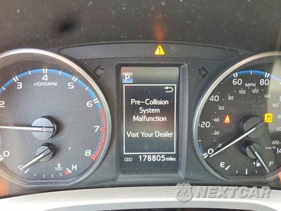 Zdjęcie 9 z 13 samochodu: 2018 TOYOTA RAV4 LE VIN:JTMBFREV3JD255042 - miniatura