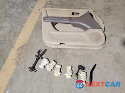 Zdjęcie 13 z 14 samochodu: 2001 LEXUS RX 300 VIN:JTJHF10U110211135 - miniatura