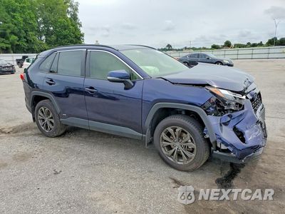 Czwarte zdjęcie samochodu z boku: 2024 TOYOTA RAV4 XLE PREMIUM VIN:JTMB6RFVXRD121560 - miniatura
