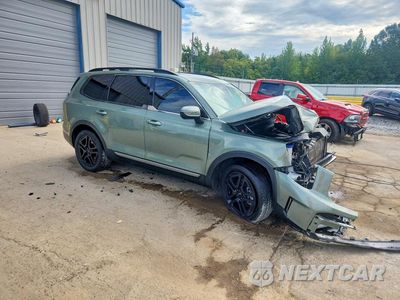 Czwarte zdjęcie samochodu z boku: 2023 KIA TELLURIDE EX X-LINE VIN:5XYP3DGC3PG355553 - miniatura