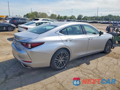 Trzecie zdjęcie samochodu z tyłu: 2025 LEXUS ES 350 BASE VIN:58ADZ1B13SU204200 - miniatura