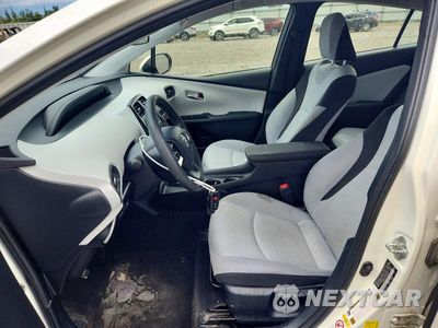 Zdjęcie 7 z 13 samochodu: 2016 TOYOTA PRIUS TWO VIN:JTDKBRFU2G3509355 - miniatura