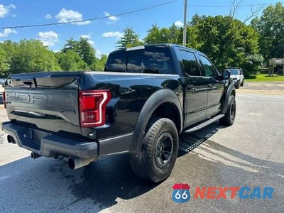 Trzecie zdjęcie samochodu z tyłu: 2018 FORD F150 RAPTOR VIN:1FTFW1RG7JFA55252 - miniatura