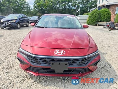 Piąte zdjęcie samochodu w środku: 2024 HYUNDAI ELANTRA SEL VIN:KMHLS4DG8RU771877 - miniatura