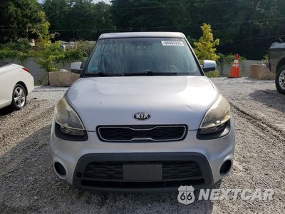 Piąte zdjęcie samochodu w środku: 2013 KIA SOUL BASE VIN:KNDJT2A5XD7754778 - miniatura