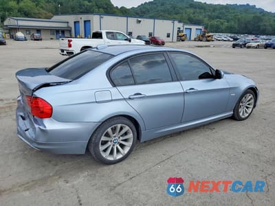 Trzecie zdjęcie samochodu z tyłu: 2011 BMW 328 XI SULEV VIN:WBAPK5G54BNN80234 - miniatura