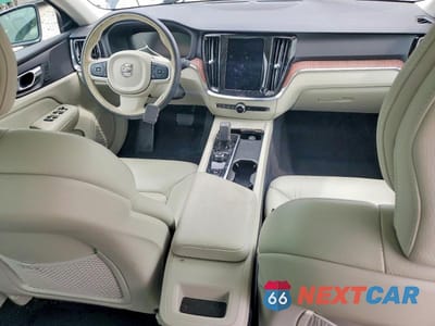 Zdjęcie 8 z 13 samochodu: 2022 VOLVO S60 B5 MOMENTUM VIN:7JRL12FZ6NG161030 - miniatura