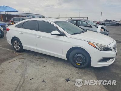 Czwarte zdjęcie samochodu z boku: 2017 HYUNDAI SONATA SE VIN:5NPE24AF0HH513015 - miniatura