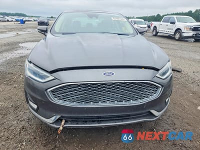 Piąte zdjęcie samochodu w środku: 2019 FORD FUSION TITANIUM VIN:3FA6P0K91KR269439 - miniatura