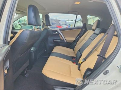 Zdjęcie 11 z 13 samochodu: 2017 TOYOTA RAV4 HV LIMITED VIN:JTMDJREV2HD091400 - miniatura