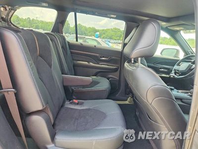 Zdjęcie 11 z 13 samochodu: 2025 TOYOTA GRAND HIGHLANDER HYBRID MAX PLATINUM VIN:5TDADAB52SS011847 - miniatura