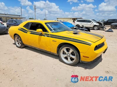 Czwarte zdjęcie samochodu z boku: 2010 DODGE CHALLENGER R/T VIN:2B3CJ5DT2AH174467 - miniatura