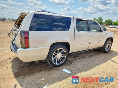 Trzecie zdjęcie samochodu z tyłu: 2013 CADILLAC ESCALADE ESV PREMIUM VIN:1GYS4JEF0DR114219 - miniatura