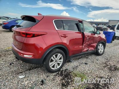 Trzecie zdjęcie samochodu z tyłu: 2019 KIA SPORTAGE LX VIN:KNDPMCAC8K7555950 - miniatura