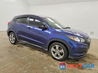 Czwarte zdjęcie samochodu z boku: 2017 HONDA HR-V LX VIN:3CZRU5H31HG701445 - miniatura