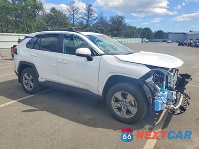Czwarte zdjęcie samochodu z boku: 2024 TOYOTA RAV4 HYBRID XLE VIN:2T3RWRFV7RW250051 - miniatura