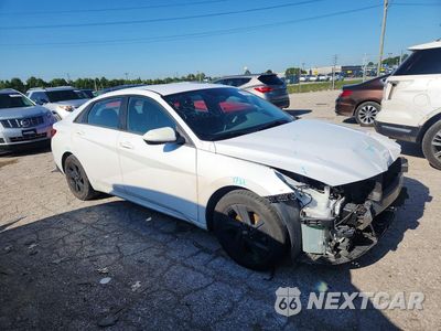 Czwarte zdjęcie samochodu z boku: 2021 HYUNDAI ELANTRA SEL VIN:5NPLM4AG0MH035473 - miniatura
