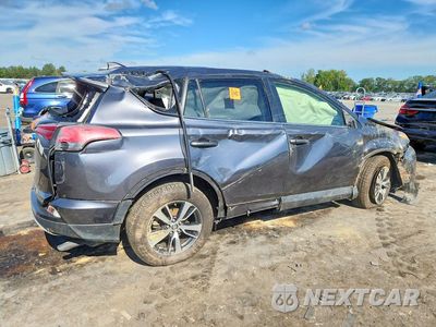 Trzecie zdjęcie samochodu z tyłu: 2017 TOYOTA RAV4 XLE VIN:JTMRFREV1HD203479 - miniatura