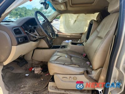 Zdjęcie 7 z 13 samochodu: 2008 GMC YUKON VIN:1GKFC13068J190710 - miniatura