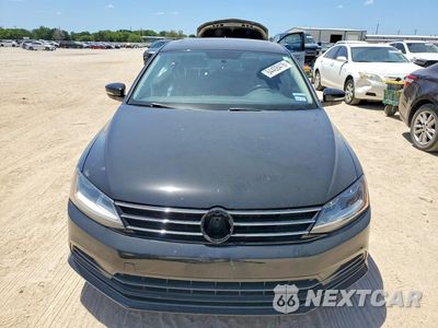 Piąte zdjęcie samochodu w środku: 2017 VOLKSWAGEN JETTA SE VIN:3VWB67AJ2HM236209 - miniatura