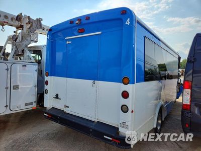 Trzecie zdjęcie samochodu z tyłu: 2017 FORD E450 SHUTTLE BUS VIN:1FDFE4FS1HDC06603 - miniatura
