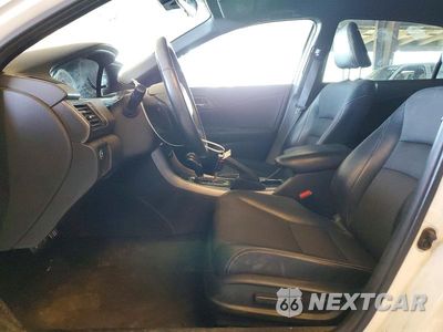 Zdjęcie 7 z 13 samochodu: 2017 HONDA ACCORD SPORT VIN:1HGCR2F69HA088175 - miniatura