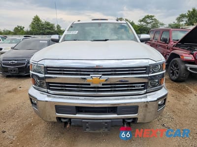 Piąte zdjęcie samochodu w środku: 2017 CHEVROLET SILVERADO K2500 HEAVY DUTY LTZ VIN:1GC1KWEGXHF223579 - miniatura