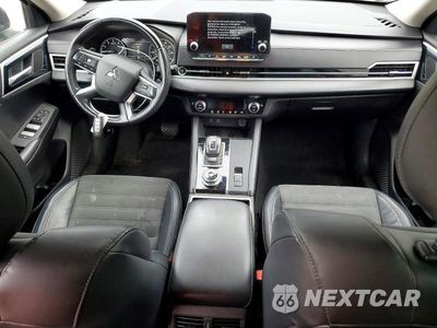 Zdjęcie 8 z 13 samochodu: 2023 MITSUBISHI OUTLANDER SE VIN:JA4J3UA87PZ016316 - miniatura