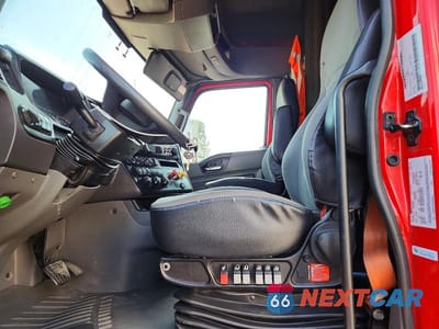 Zdjęcie 7 z 14 samochodu: 2019 INTERNATIONAL LT625 SEMI TRUCK VIN:3HSDZAPR7KN505052 - miniatura