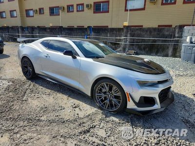 Czwarte zdjęcie samochodu z boku: 2017 CHEVROLET CAMARO ZL1 VIN:1G1FJ1R69H0185206 - miniatura