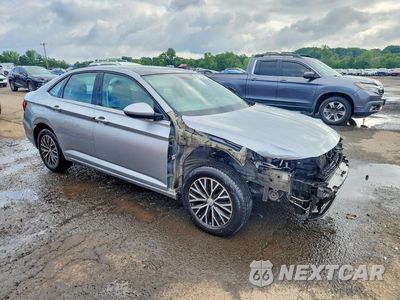 Czwarte zdjęcie samochodu z boku: 2020 VOLKSWAGEN JETTA S VIN:3VWCB7BU6LM024981 - miniatura
