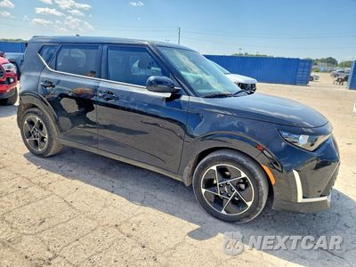 Czwarte zdjęcie samochodu z boku: 2024 KIA SOUL EX VIN:KNDJ33AUXR7916932 - miniatura