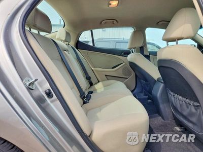 Zdjęcie 10 z 12 samochodu: 2014 KIA OPTIMA LX VIN:5XXGM4A7XEG350845 - miniatura