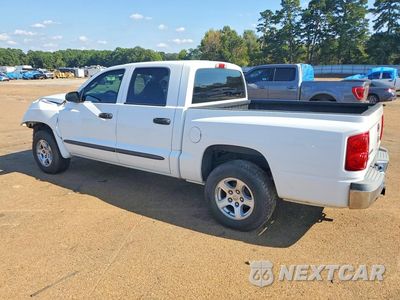 Drugie zdjęcie samochodu z przodu: 2005 DODGE DAKOTA QUAD SLT VIN:1D7HE48K15S244940 - miniatura