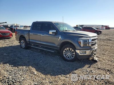 Czwarte zdjęcie samochodu z boku: 2024 FORD F150 LARIAT VIN:1FTFW5L51RFA56410 - miniatura