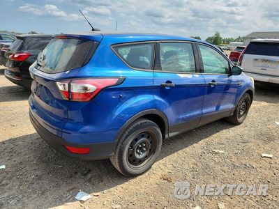 Trzecie zdjęcie samochodu z tyłu: 2017 FORD ESCAPE S VIN:1FMCU0F73HUC84777 - miniatura